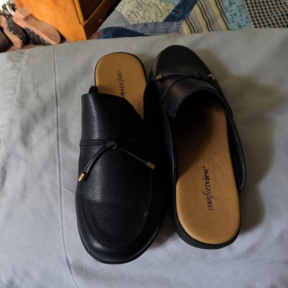 Clogs - Picture 8 of 8